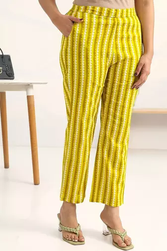 women ethnic motifs printed regular cotton blend kurta with trousers & with dupatta