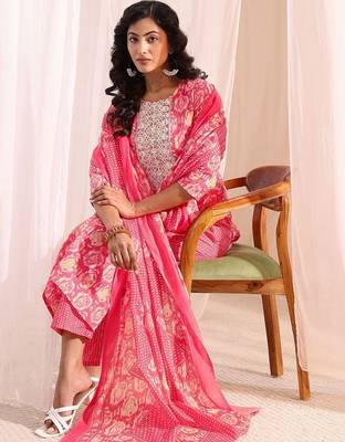 women ethnic motifs printed regular thread work kurta with trousers & with dupatta 5