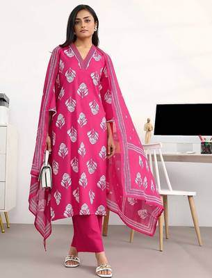 women floral printed regular cotton blend kurta with palazzos & with dupatta 1