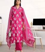 women floral printed regular cotton blend kurta with palazzos & with dupatta