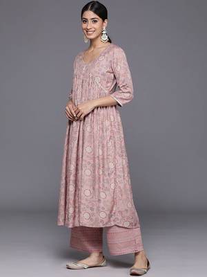 women ethnic motifs printed empire kurta with palazzos & with dupatta 7
