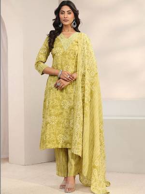 women ethnic motifs printed regular thread work kurta with trousers & with dupatta 2