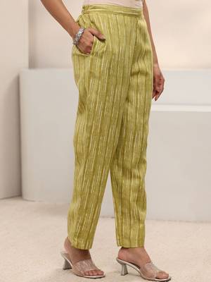 women ethnic motifs printed regular thread work kurta with trousers & with dupatta 5