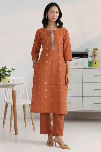 women ethnic motifs printed regular thread work kurta with trousers