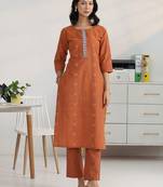 women ethnic motifs printed regular thread work kurta with trousers