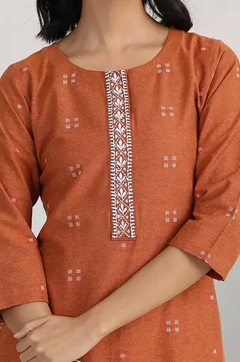 women ethnic motifs printed regular thread work kurta with trousers