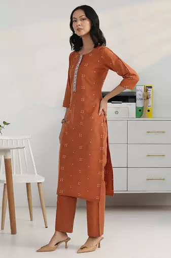 women ethnic motifs printed regular thread work kurta with trousers