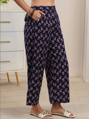 women floral printed regular kurta with palazzos 6