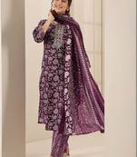 women floral printed regular thread work kurta with trousers & with dupatta