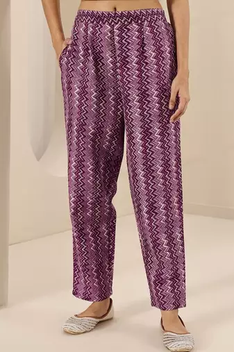 women floral printed regular thread work kurta with trousers & with dupatta
