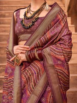 Magenta woven design silk blend banarasi saree 3