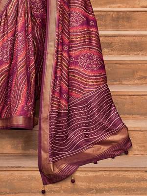 Magenta woven design silk blend banarasi saree 4