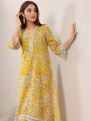 floral printed v-neck a-line kurta with trousers 6