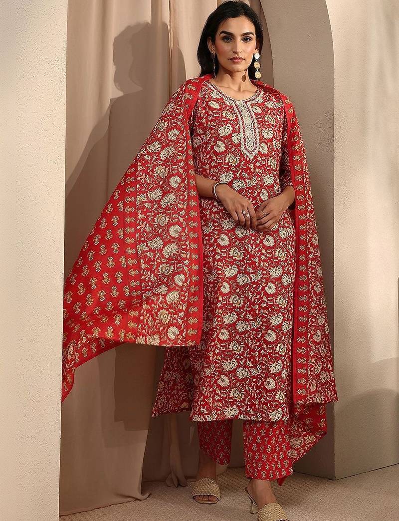 women floral printed regular thread work kurta with trousers & with dupatta