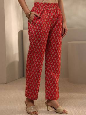 women floral printed regular thread work kurta with trousers & with dupatta 6