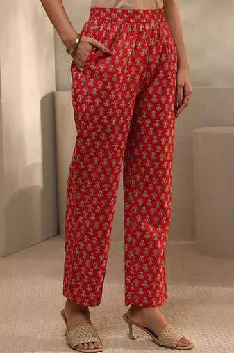 women floral printed regular thread work kurta with trousers & with dupatta