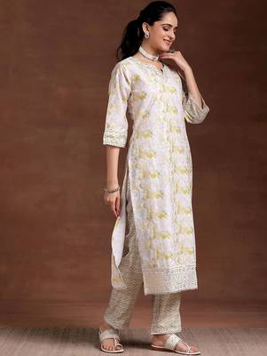 women ethnic motifs printed regular kurta with trousers & with dupatta 3
