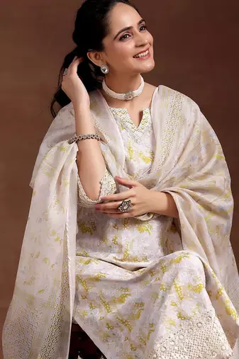 women ethnic motifs printed regular kurta with trousers & with dupatta