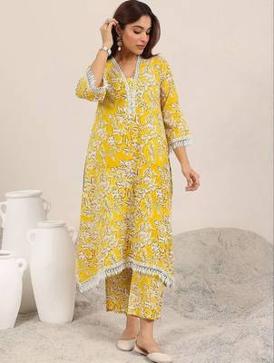 women floral printed regular kurta with trousers 6