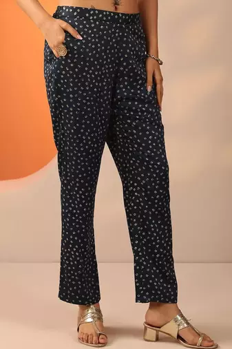 women ethnic motifs printed regular kurta with trousers