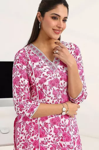 women floral printed regular cotton blend kurta with trousers & with dupatta