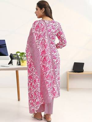 women floral printed regular cotton blend kurta with trousers & with dupatta 6