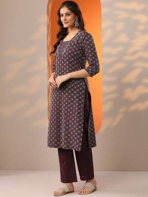 women ethnic motifs printed kurta with trouser & dupatta 4