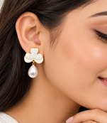 Anti-tarnish, gold-tone border, teardrop pearl, stud closure, festive wear