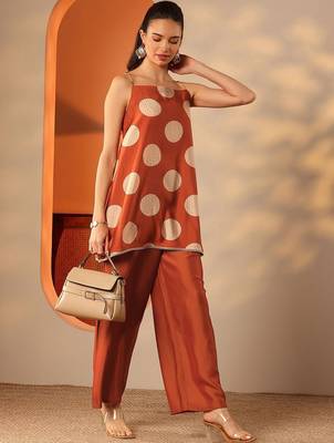 women geometric printed a-line kurti with trousers 1