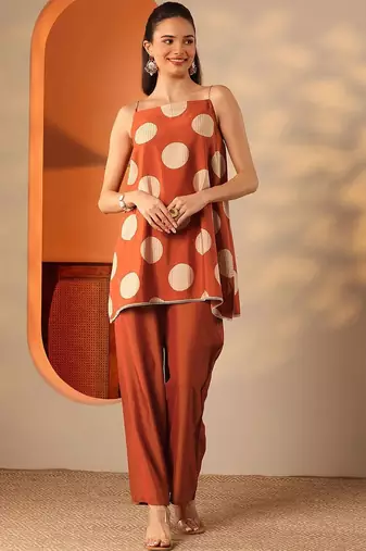 women geometric printed a-line kurti with trousers