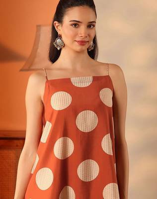 women geometric printed a-line kurti with trousers 3