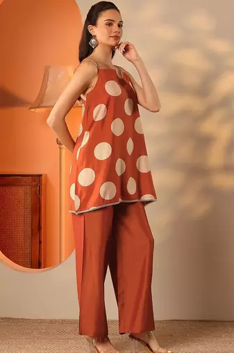 women geometric printed a-line kurti with trousers