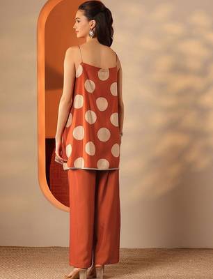 women geometric printed a-line kurti with trousers 5