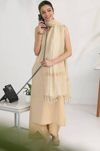 women regular kurta with palazzos & with dupatta