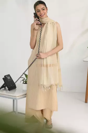 women regular kurta with palazzos & with dupatta