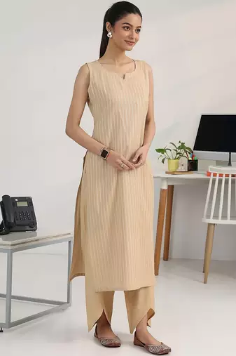 women regular kurta with palazzos & with dupatta