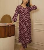 women ethnic motifs printed regular kurta with trousers