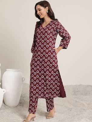 women ethnic motifs printed regular kurta with trousers 3