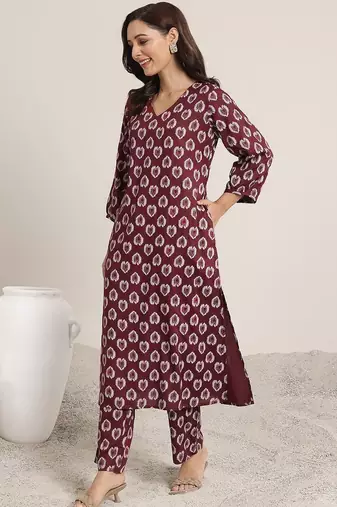 women ethnic motifs printed regular kurta with trousers
