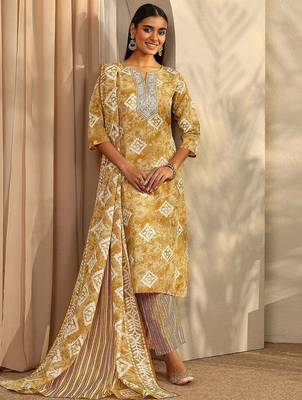 women ethnic motifs printed regular thread work kurta with trousers & with dupatta 1