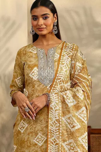 women ethnic motifs printed regular thread work kurta with trousers & with dupatta