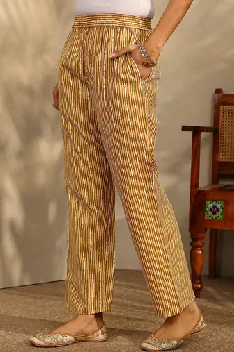 women ethnic motifs printed regular thread work kurta with trousers & with dupatta