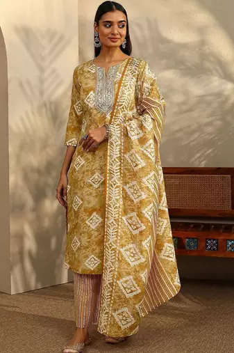 women ethnic motifs printed regular thread work kurta with trousers & with dupatta