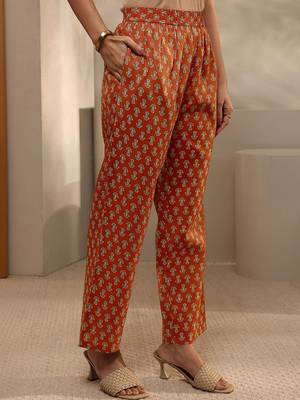 women floral printed regular thread work kurta with trousers & with dupatta 7