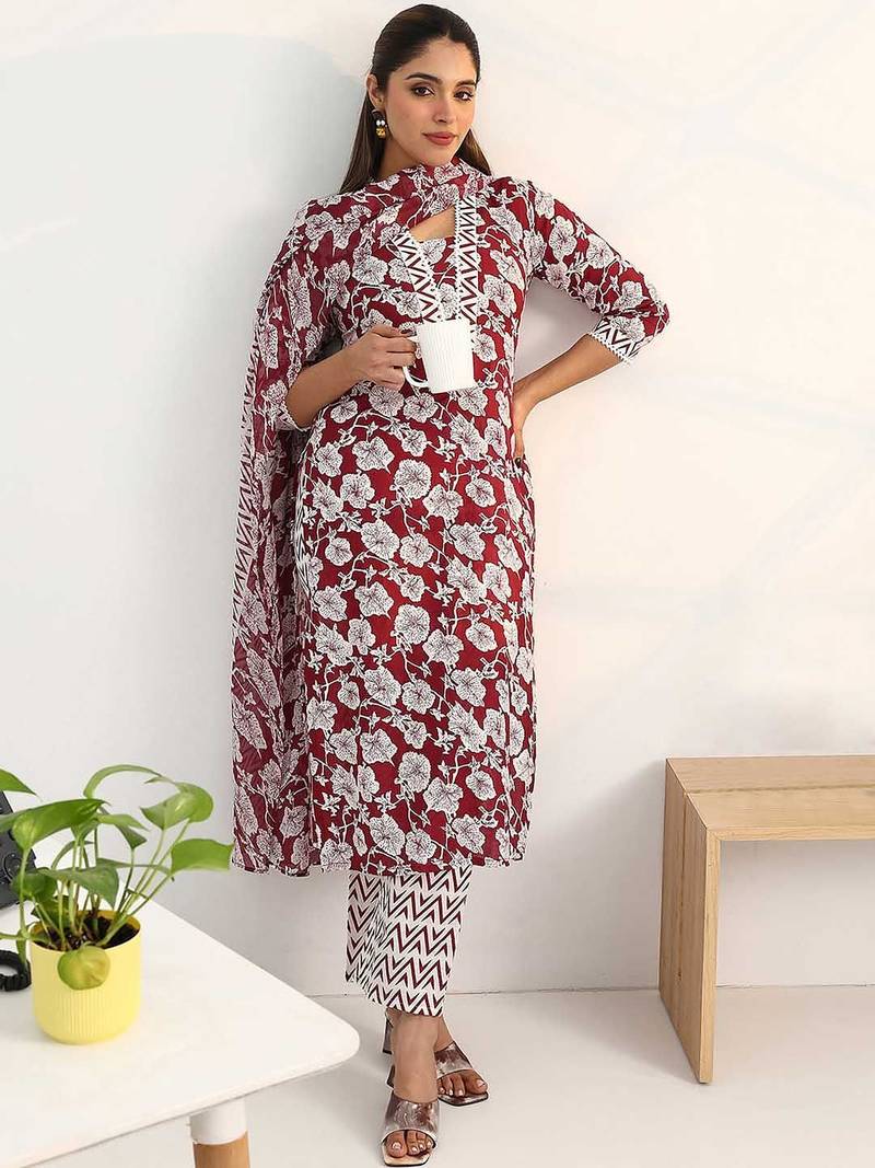 women floral printed regular kurta with trousers & with dupatta