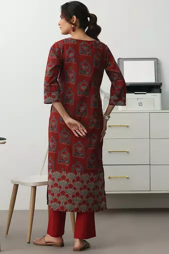 women ethnic motifs printed regular cotton blend kurta with trousers