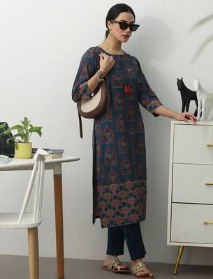 women ethnic motifs printed regular kurta with trousers 1
