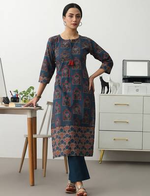 women ethnic motifs printed regular kurta with trousers 2