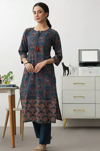 women ethnic motifs printed regular kurta with trousers