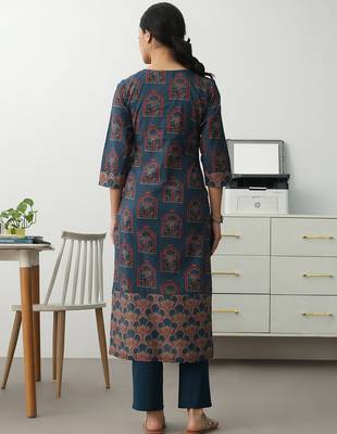 women ethnic motifs printed regular kurta with trousers 4